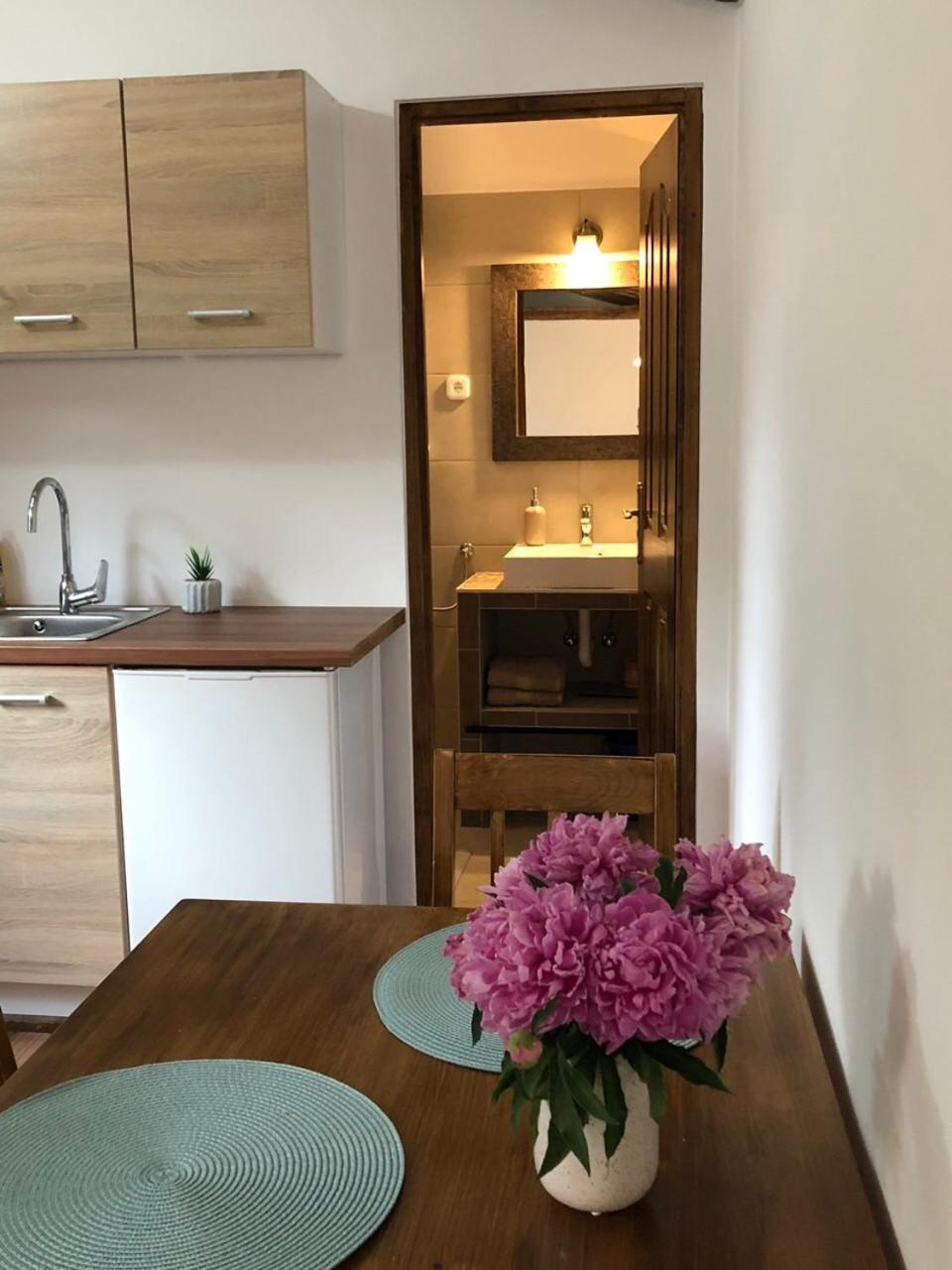 Tulipan Apartman Эгер Экстерьер фото